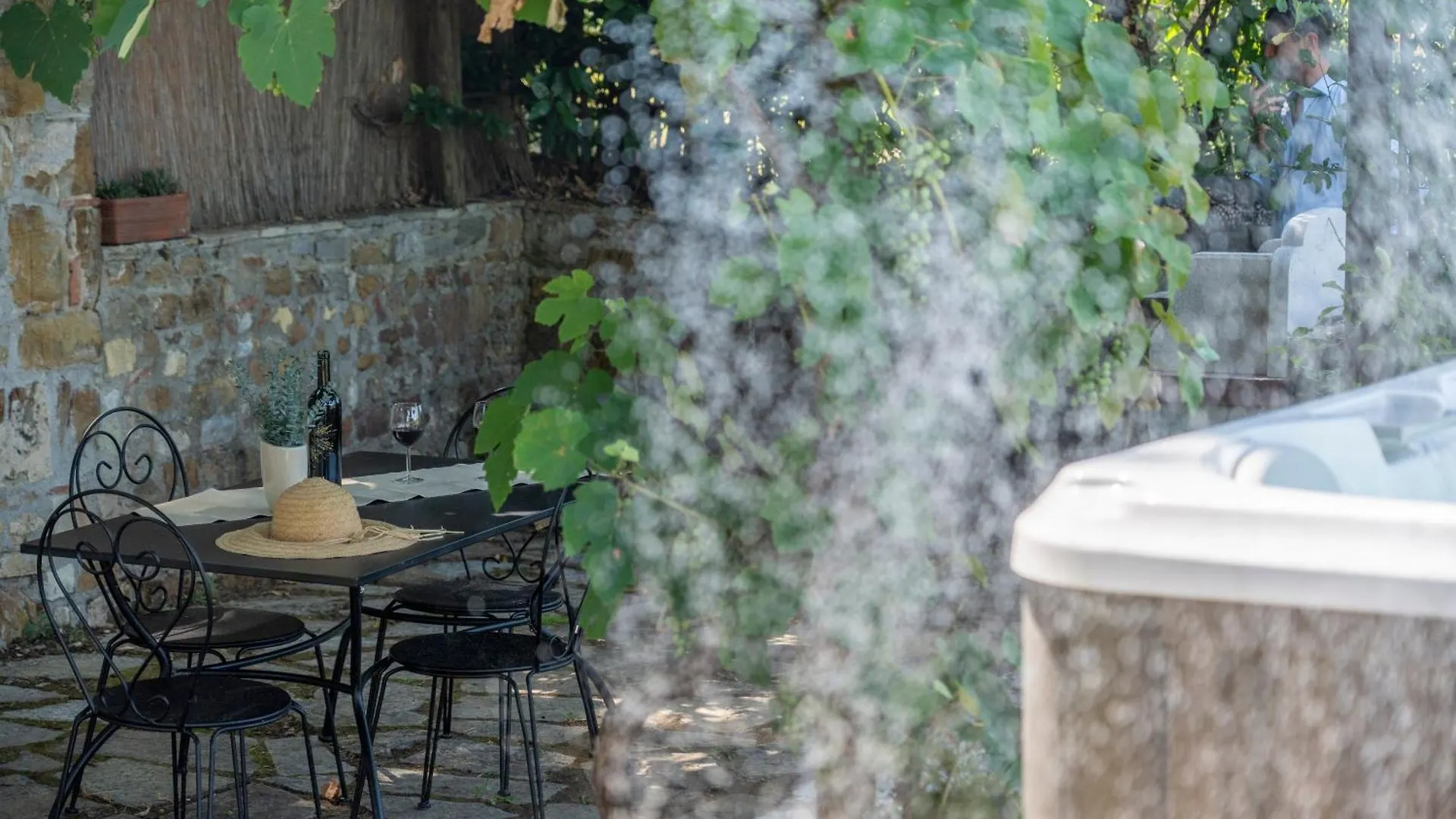 Charming Florentine Hideout Florence Apartment