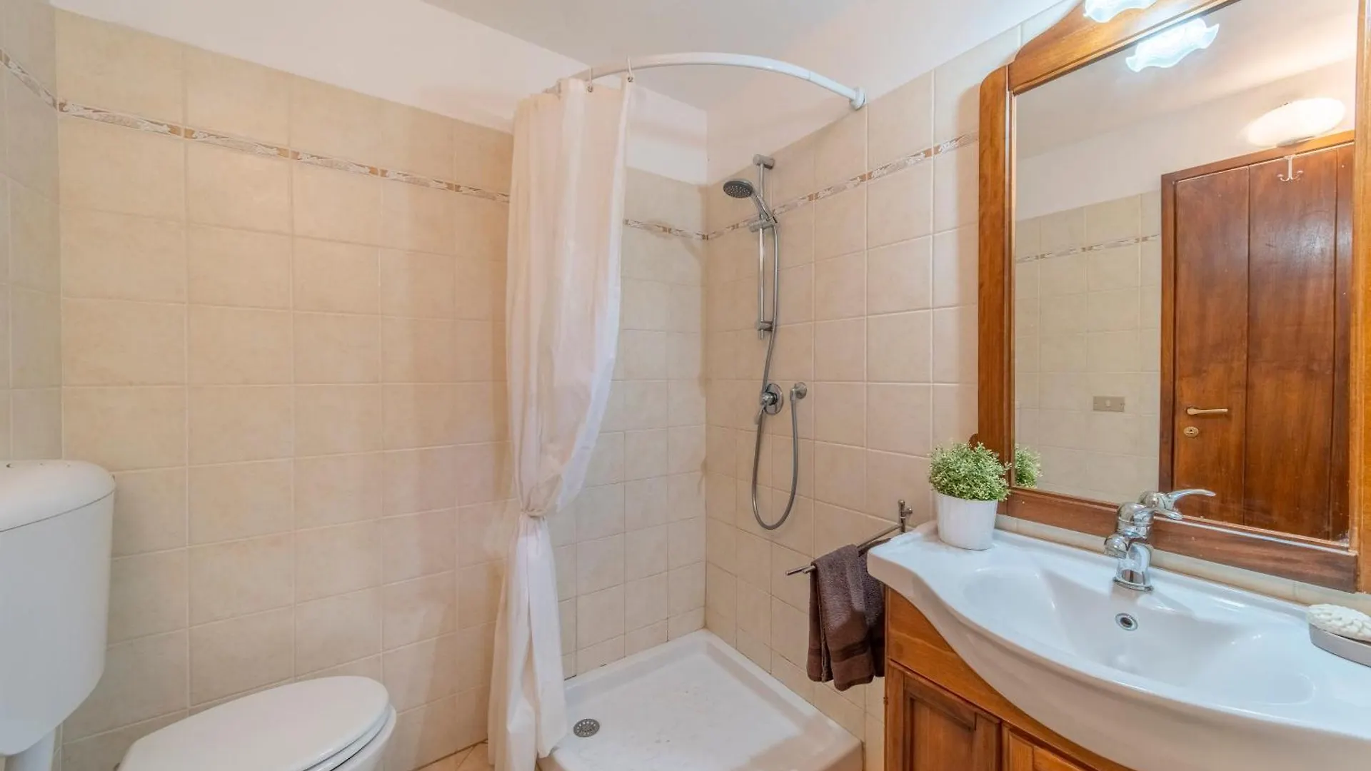 Apartment Charming Florentine Hideout Florence Italy