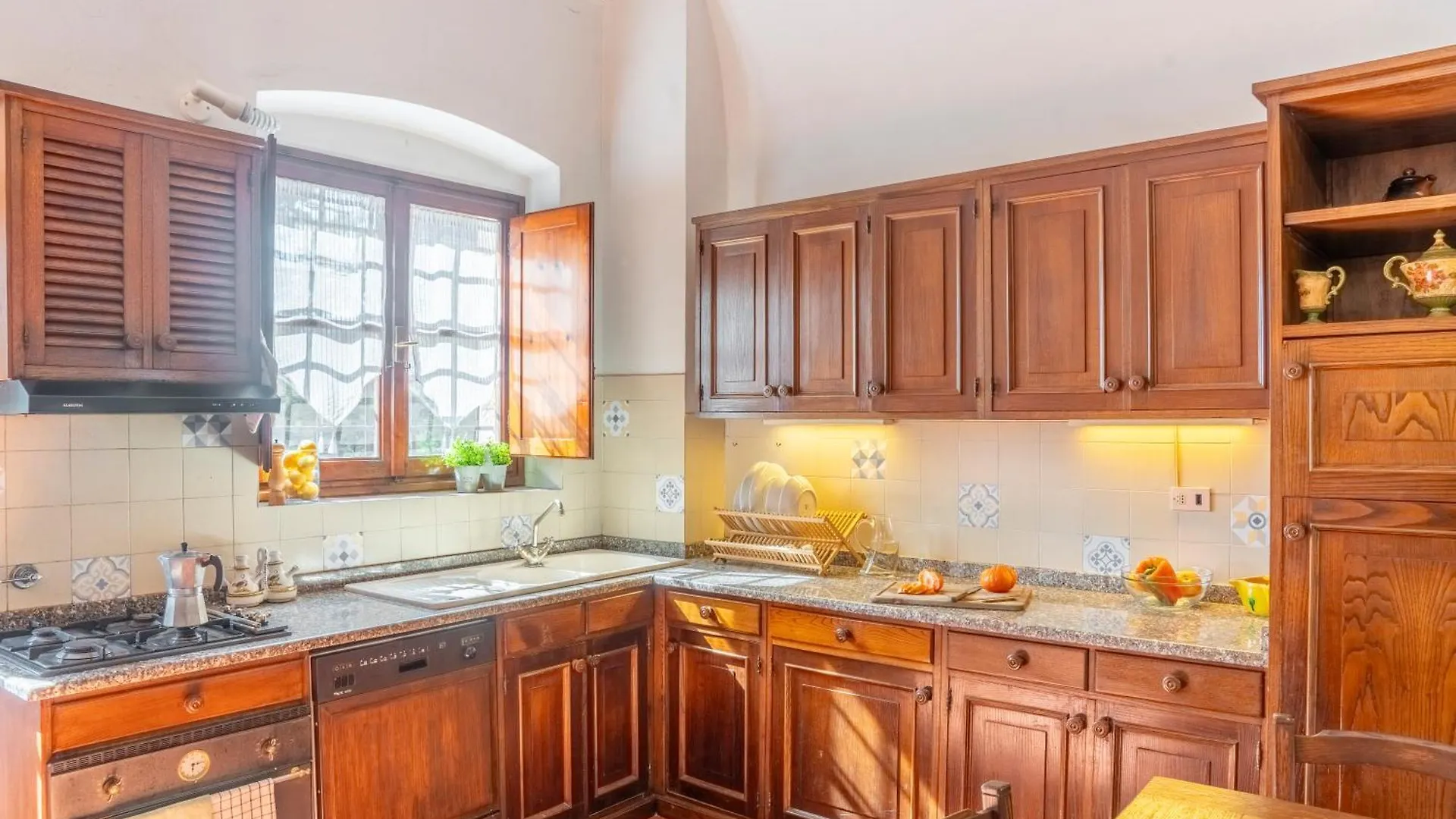 Charming Florentine Hideout Florence Apartment